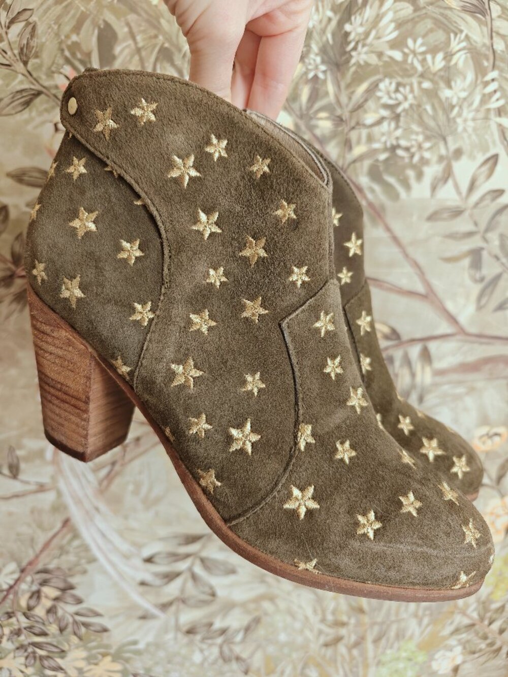 Boden Hoxton Star Embroidered Olive Green Suede Ankle Boots Sz. 38